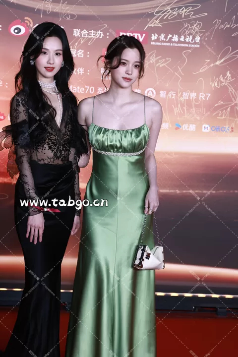 【已出】欧阳娜娜 微博之夜红毯