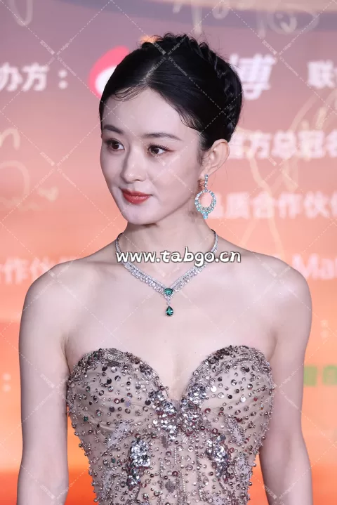 【已出】赵丽颖 微博之夜红毯
