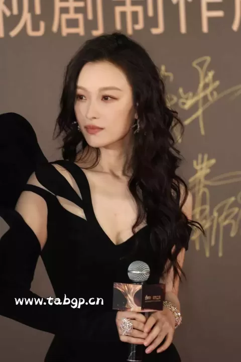 倪妮金树林绽放之夜黑裙