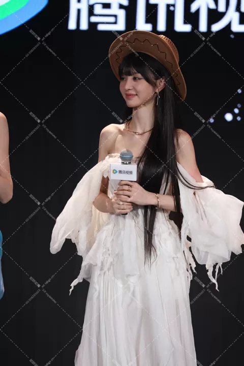 【已出】田曦薇鹅剧派对旧图二