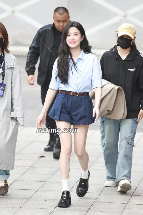 【已出】卢昱晓《一见你就笑》上班