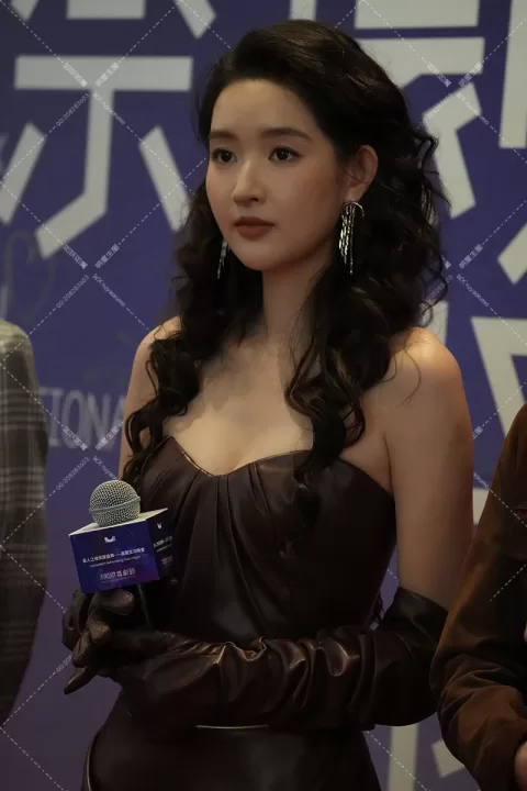 【已出】王玉雯澳门国际喜剧电影节红毯