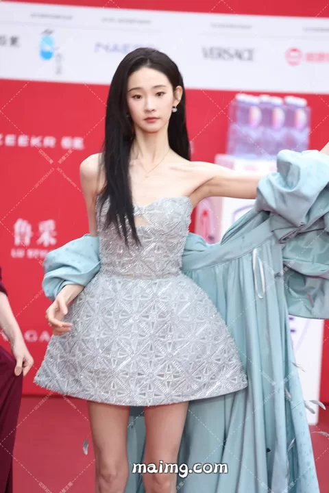 【已出】张艺凡 北影红毯 机位二