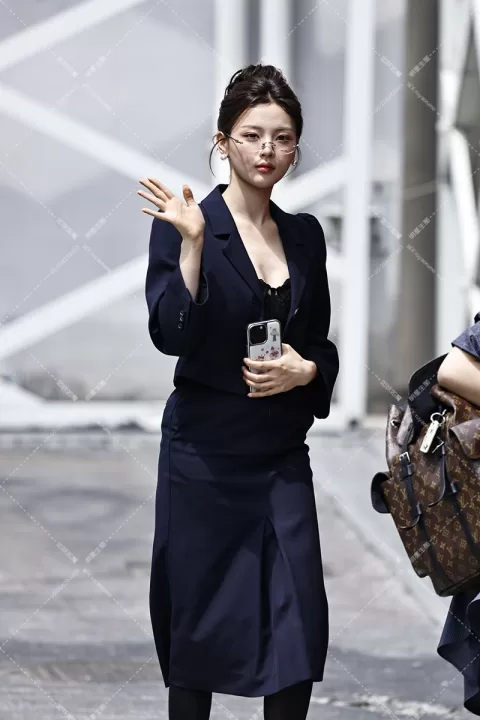 【已出】杨超越 上班