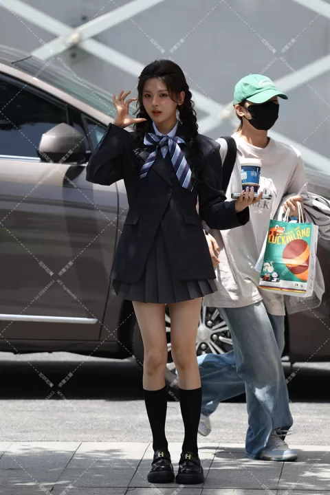 杨超越 一见你就笑上班3
