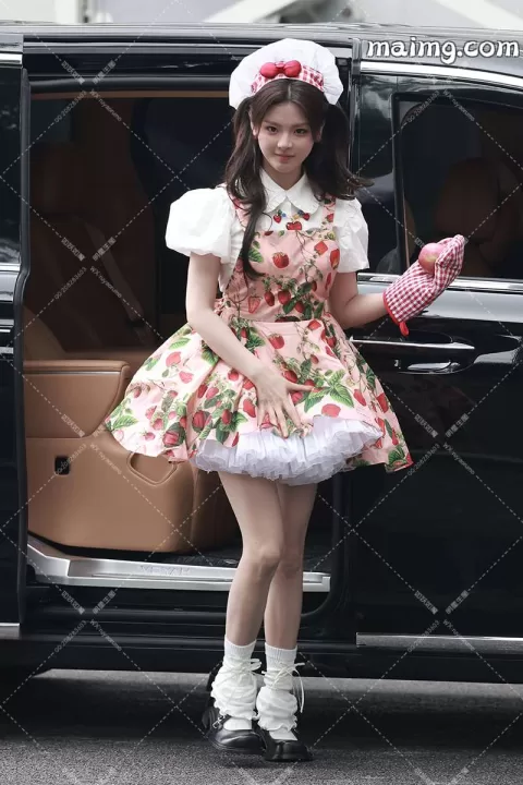 杨超越 一见你就笑上班2