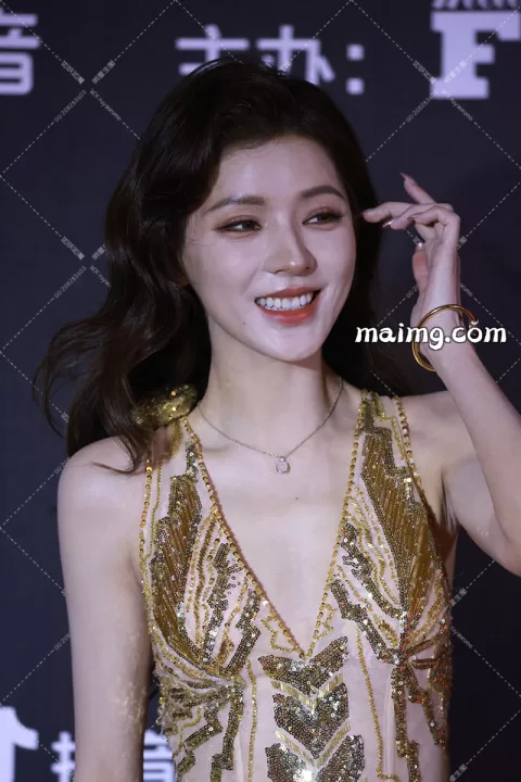 【已出】张予曦费加罗红毯二