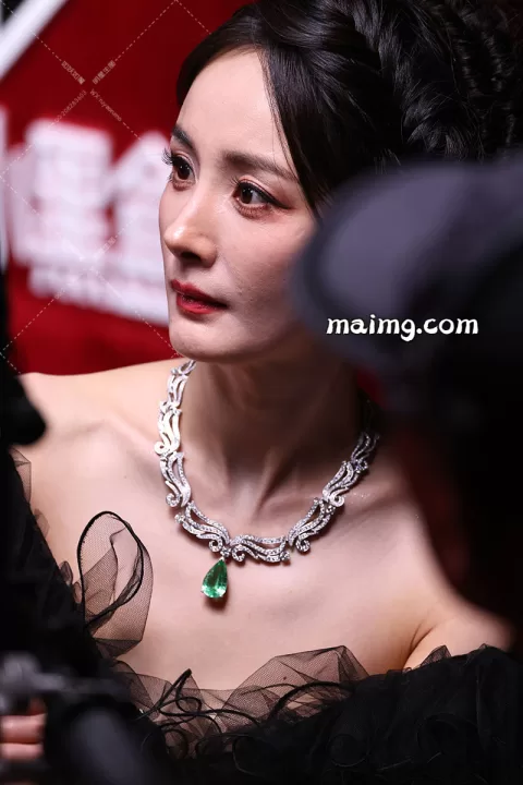 【已出】杨幂 芭莎红毯