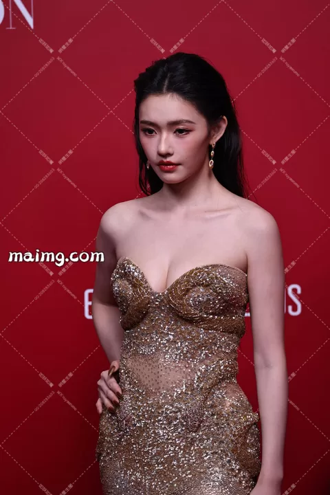 【已出】林允 芭莎红毯