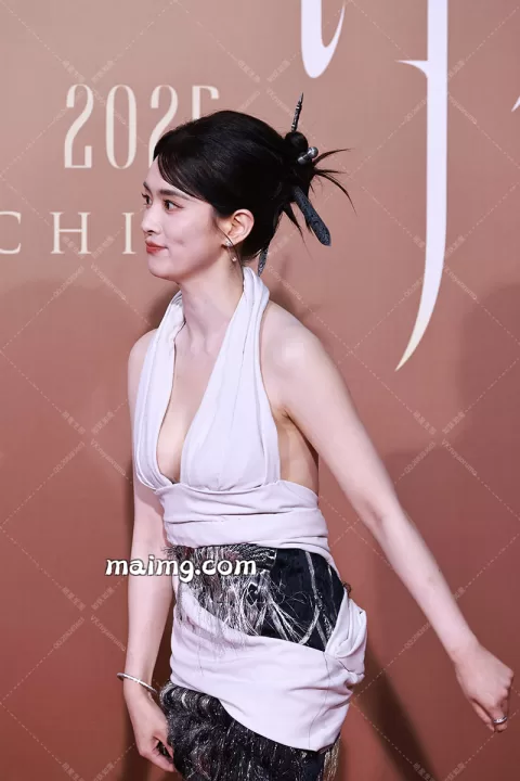 陈昊宇cosmo时尚红毯