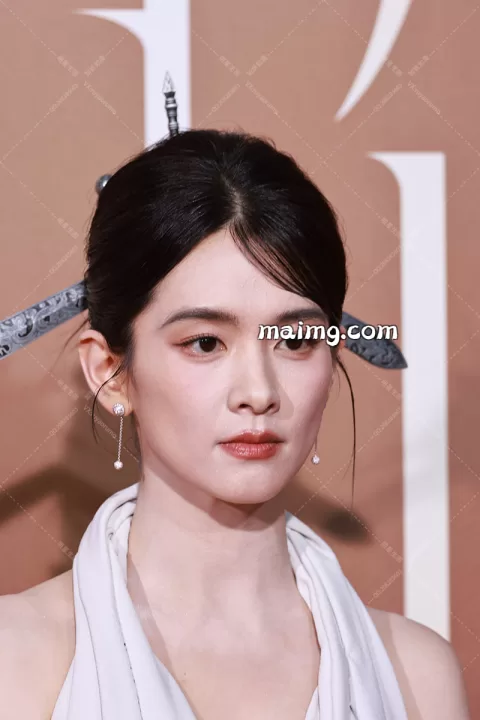 陈昊宇cosmo时尚红毯