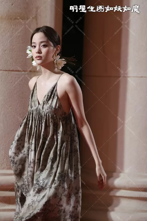 欧阳娜娜cosmo时尚红毯