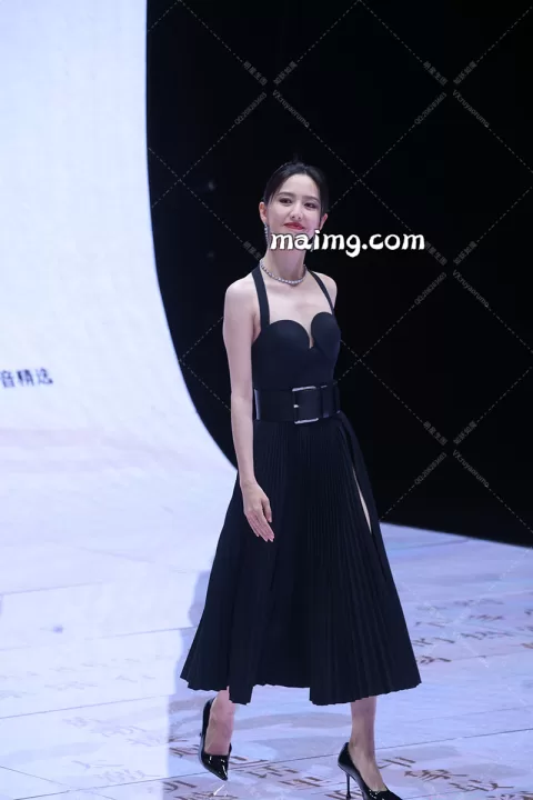 【已出】佟丽娅 抖音电影奇遇夜红毯一