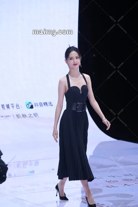 【已出】佟丽娅 抖音电影奇遇夜红毯一