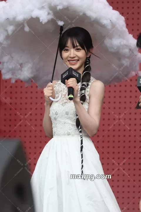 【已出】田曦薇 芭莎红毯