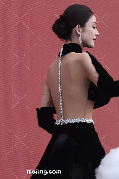 娜扎芭莎红毯