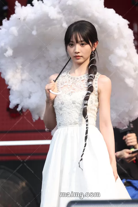 【已出】田曦薇 芭莎红毯