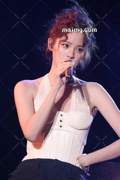 【已出】欧阳娜娜 芭莎舞台