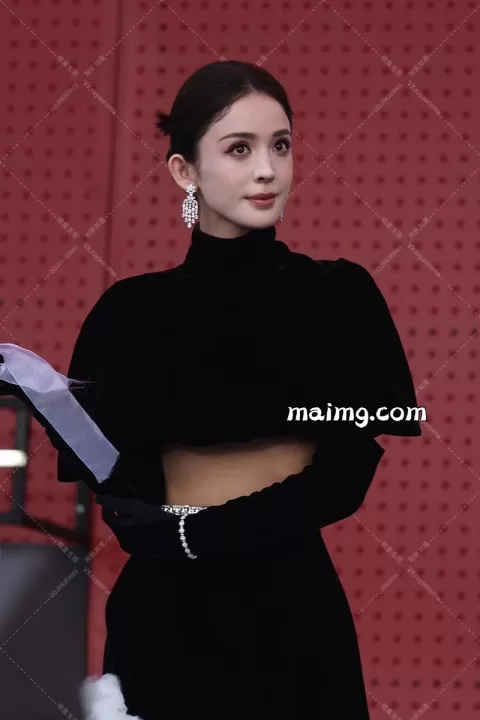 娜扎芭莎红毯