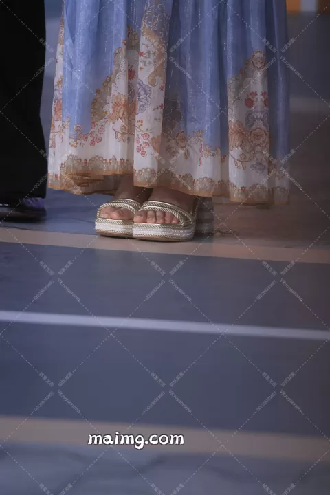 徐若晗 爱奇艺主持