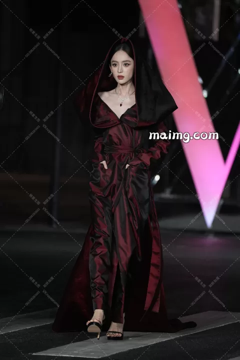 古力娜扎 vogue走秀