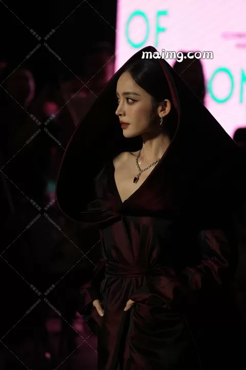 古力娜扎 vogue走秀