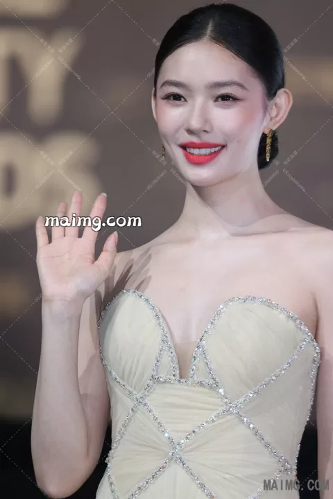 【已出】林允 天猫金妆奖红毯
