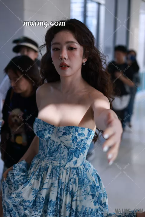 【已出】蔡文静阿那亚上班