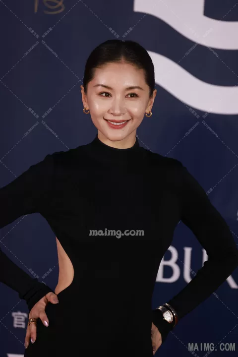 王子文 阿那亚红毯