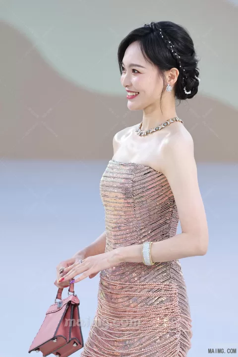 【已出】唐嫣 金熊猫红毯