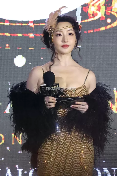 姜贞羽 京东美妆内场