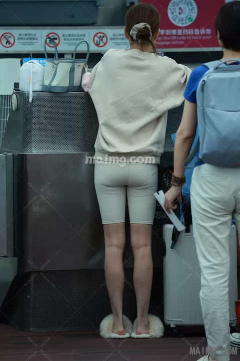 【已出】何超莲 机场