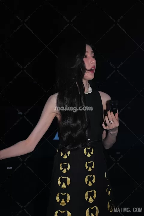 【已出】宋祖儿 巴黎时装周内场