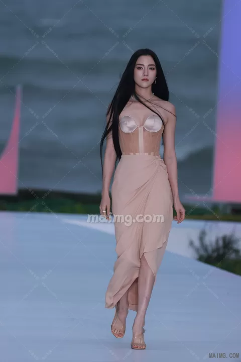【已出】娜然 elle三机位