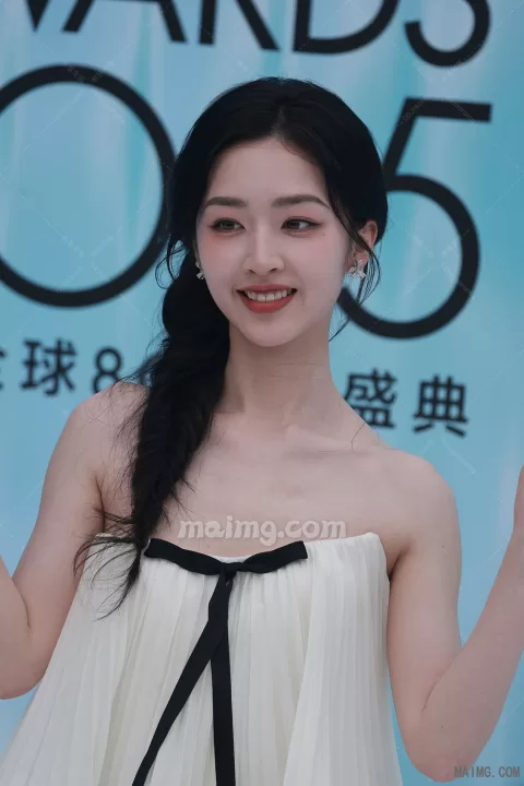 邓恩熙 elle红毯
