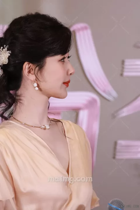 杨紫国贸活动