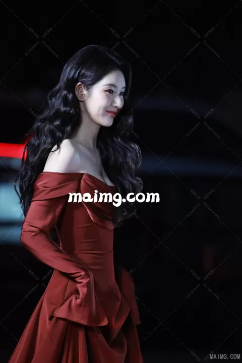 【已出】王玉雯 芭莎艺术大赏红毯