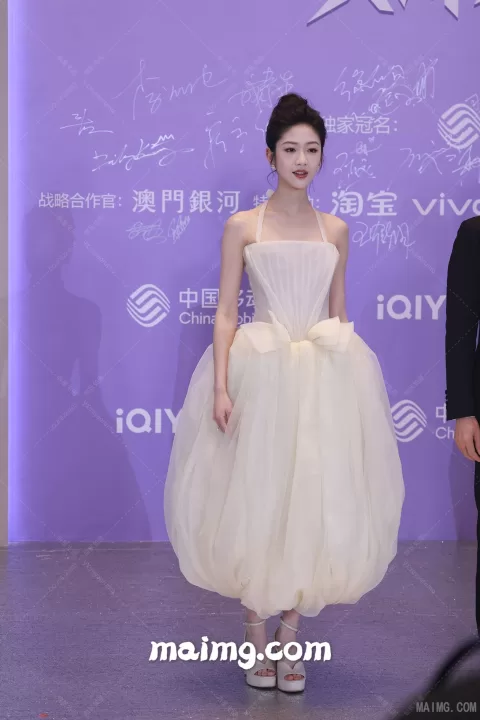 【已出】向涵之 爱奇艺尖叫夜红毯
