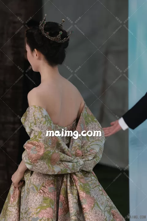 林允 elle红毯