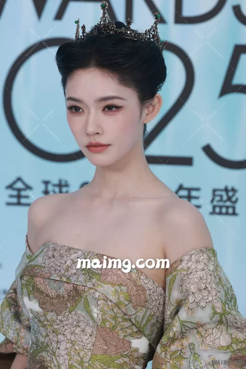 林允 elle红毯