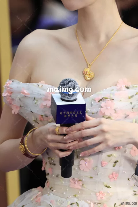 【已出】王玉雯 苏州莱绅通灵站台 1