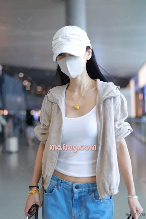 杨颖机场出发