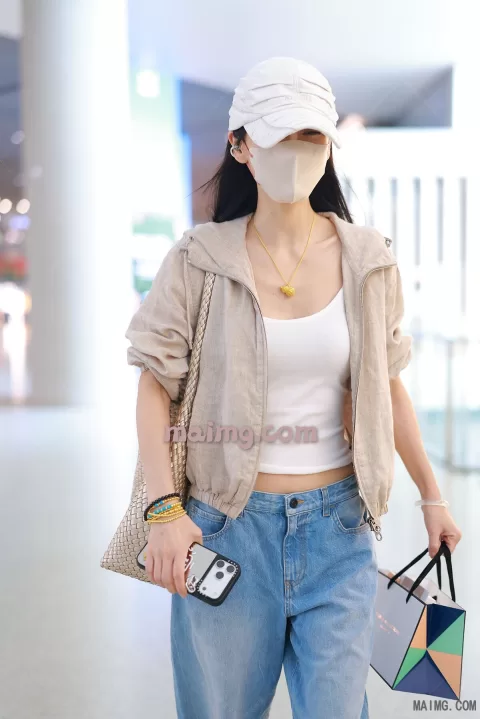 杨颖机场出发