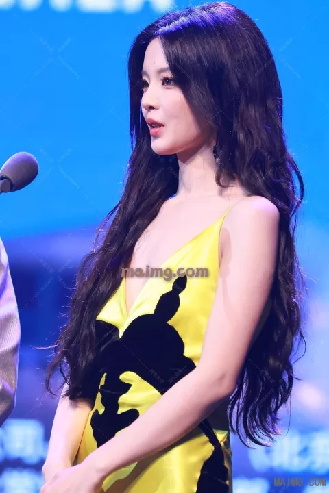 杨超越湖光嘉年华活动