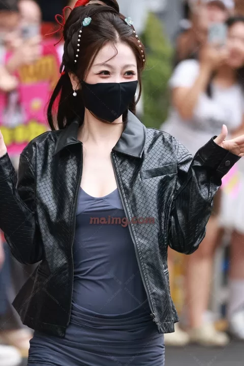 虞书欣剧组出妆