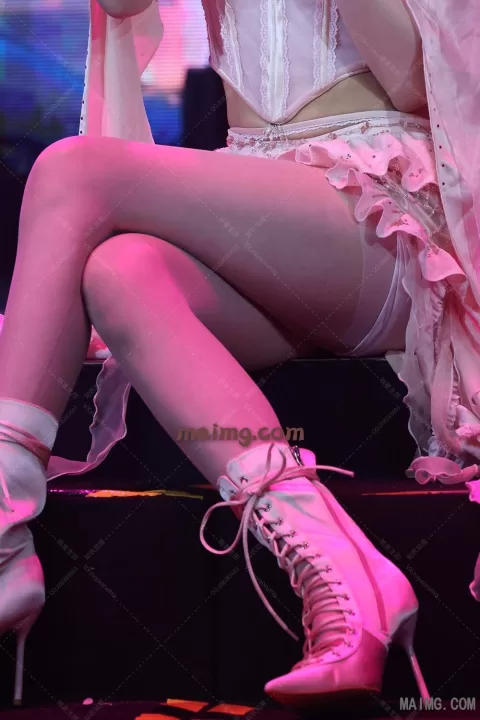 戴燕妮 一万元打歌舞台 角度二