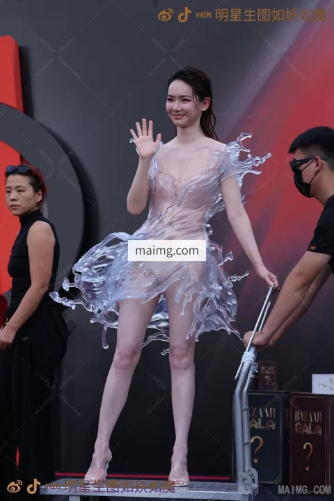 【已出】戚薇｜BAZAAR GALA 红毯生图