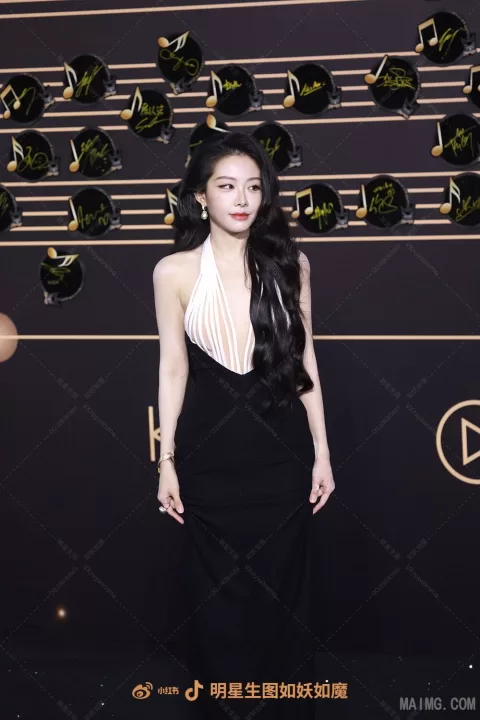 【已出】喻言｜微博音乐盛典红毯生图