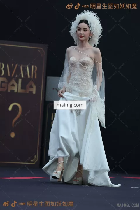 【已出】娜扎｜BAZAAR GALA 红毯