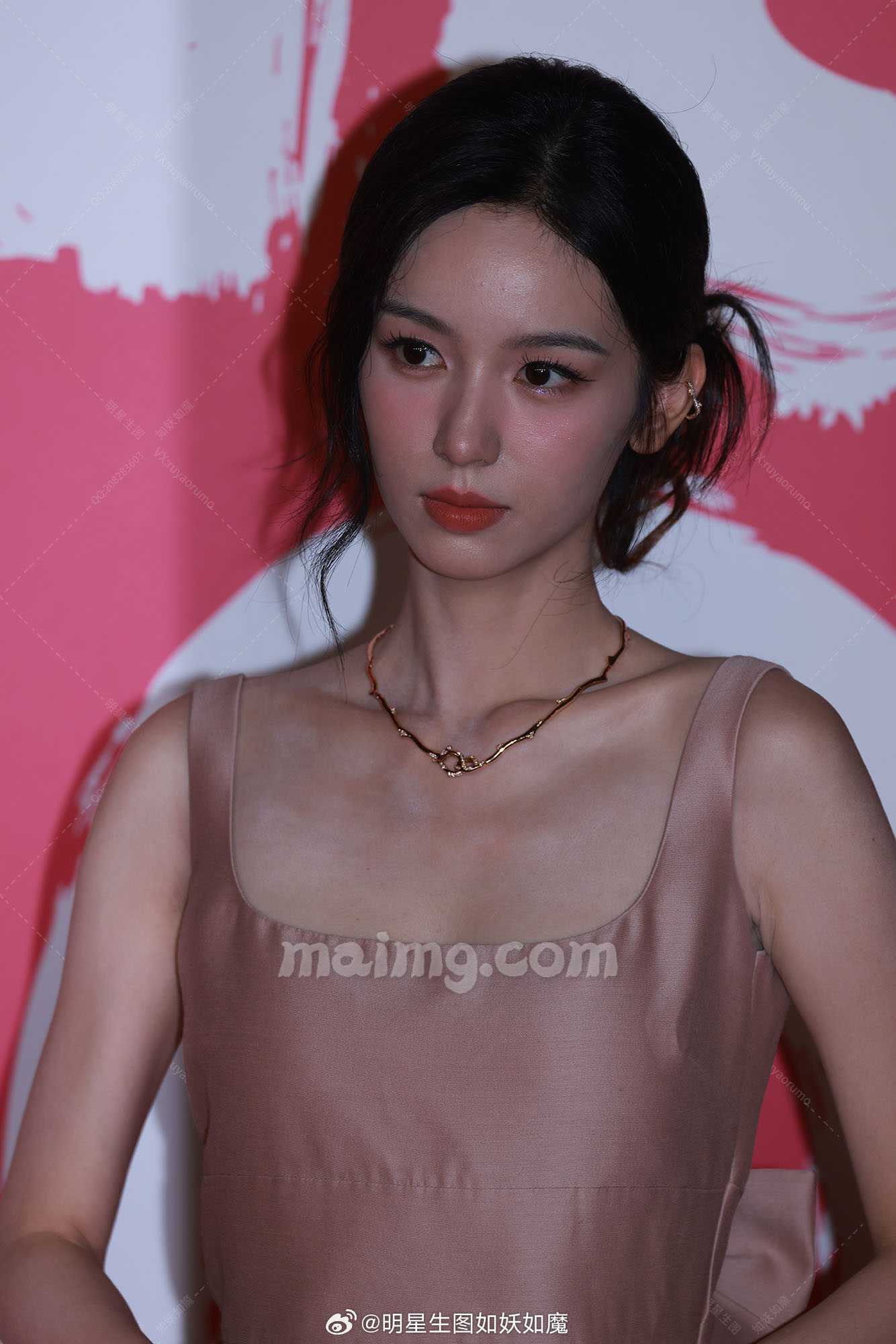 微博:明星生图如妖如魔